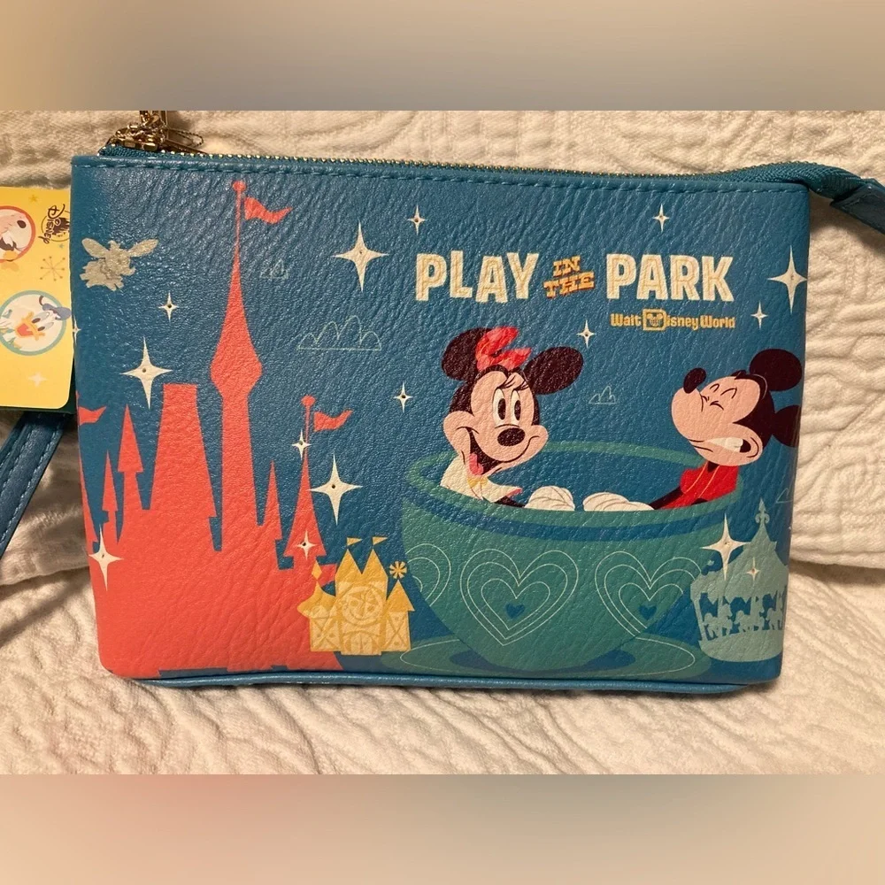 Disneys Play in the Park  Light up Wristlet - Picture 6 of 13